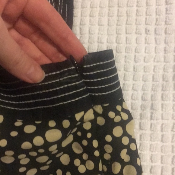 Black and cream Loft top. - Picture 4 of 4